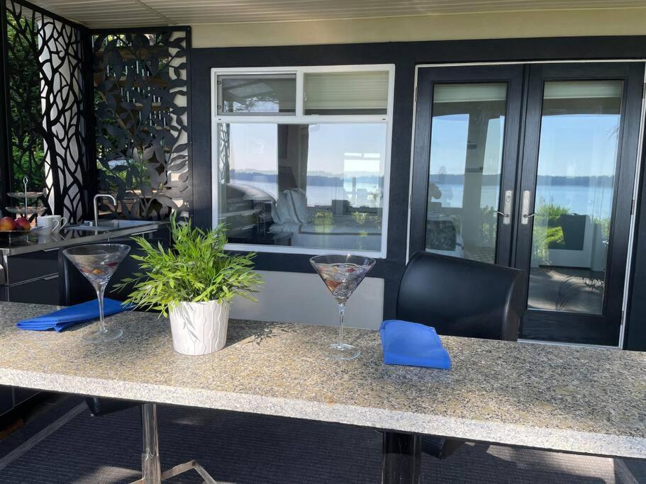 Saanichton Waterfront 2Br Suite With Superb Views Экстерьер фото